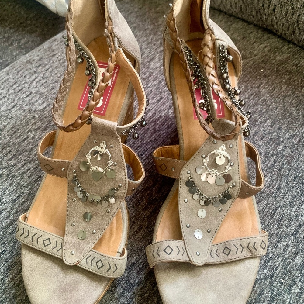 EDL presents POP Wedge/Sandals Size 10